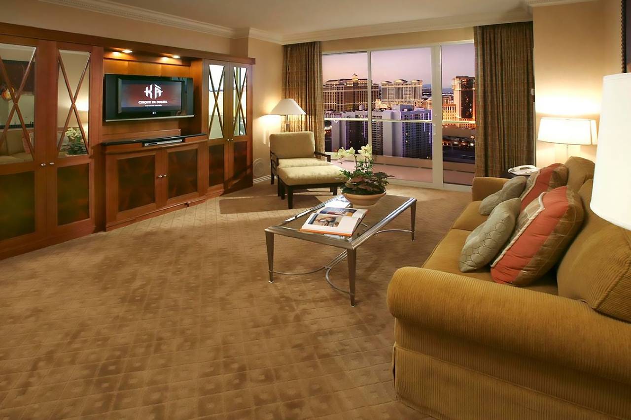 Aaa Suite At The Signature Condo Hotel 