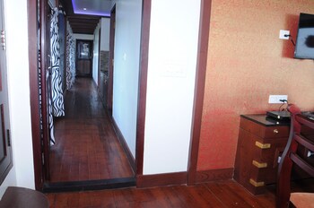 Cosy Houseboats Hallway