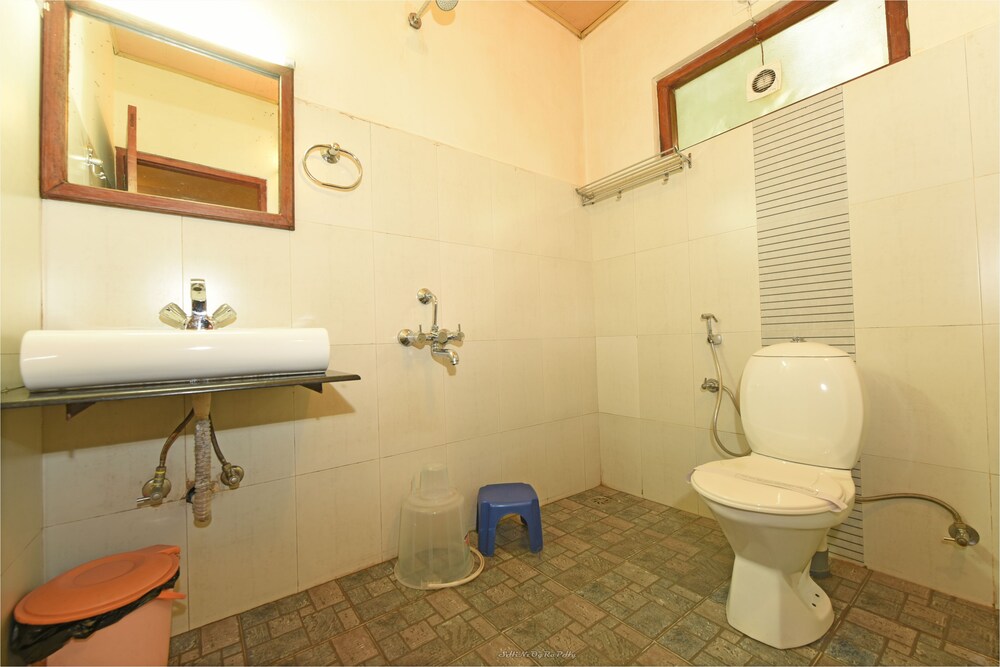 Glenmore Resorts Bathroom