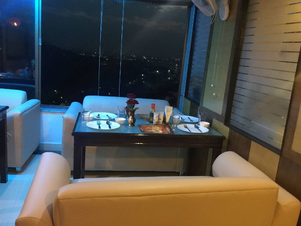 Hotel Ganesha Inn 