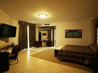 Record Hotel 