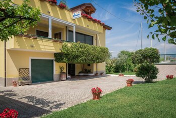 B&b Il Girasole Hotel Front
