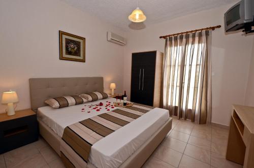 Oasis Deluxe Apartments 