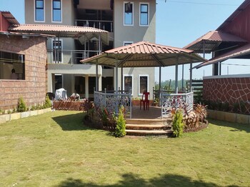 Oyo 11898 Hotel Vhyomaan Exterior