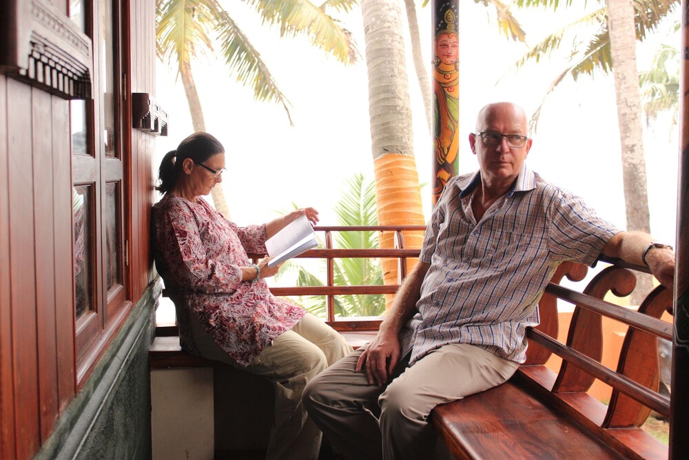 Black Beach Resort Guestroom