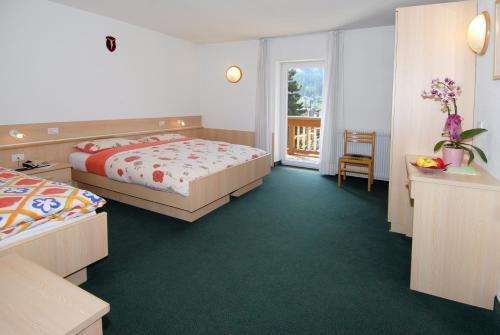 Hotel Zanon (هتل زانون) 