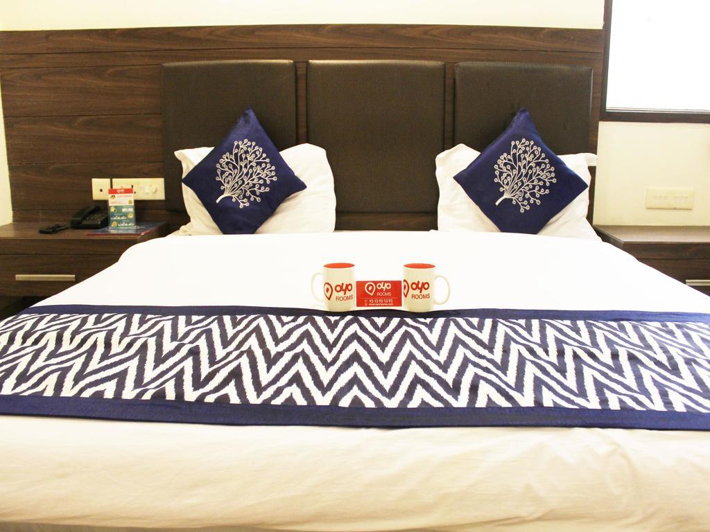 Oyo 1446 Hotel Heera Celebration 