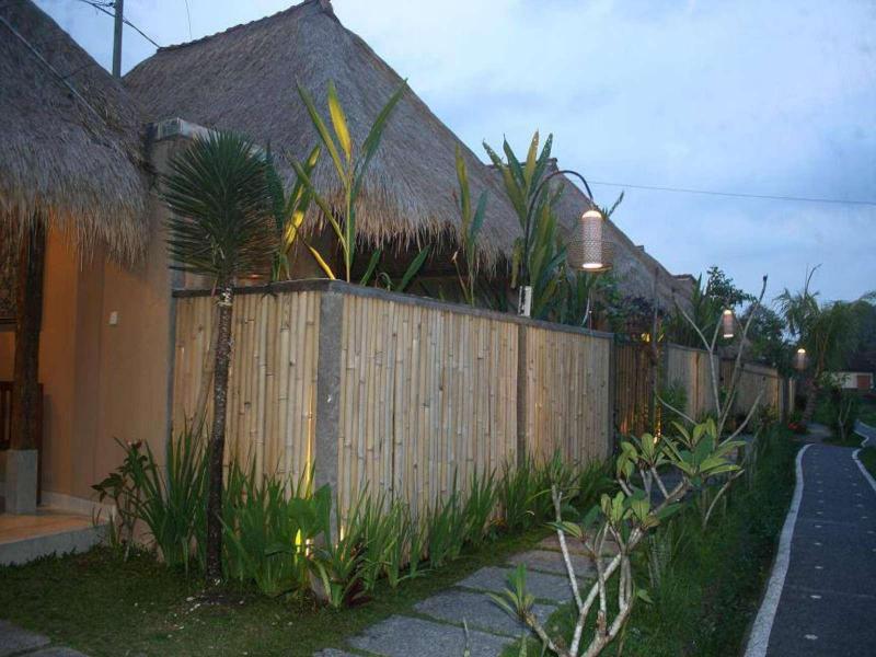 De Dalam Villa 