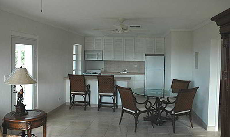 Hut Pointe Room
