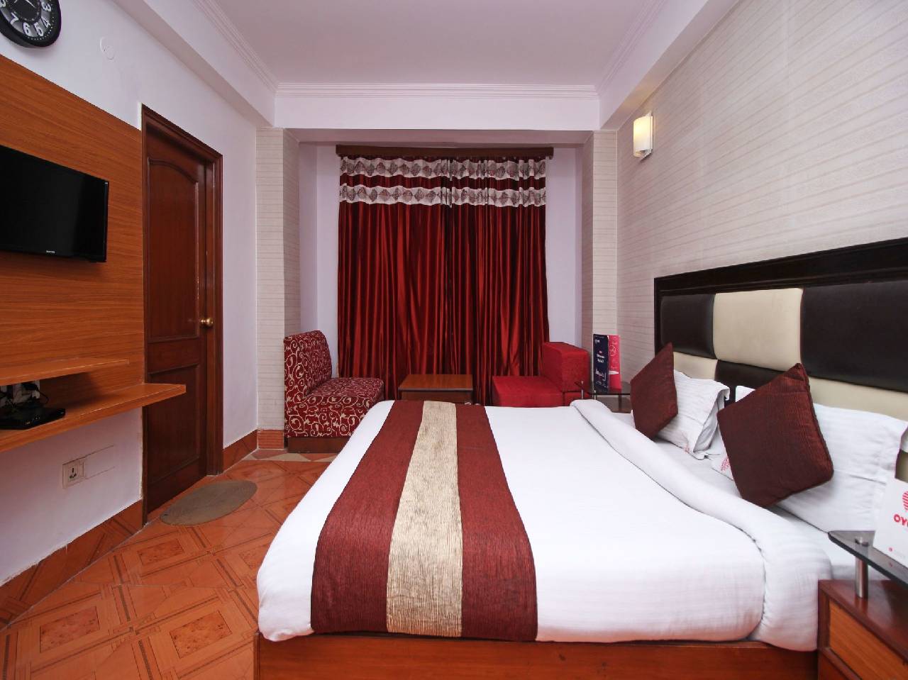 Oyo 3899 Paradise Continental 