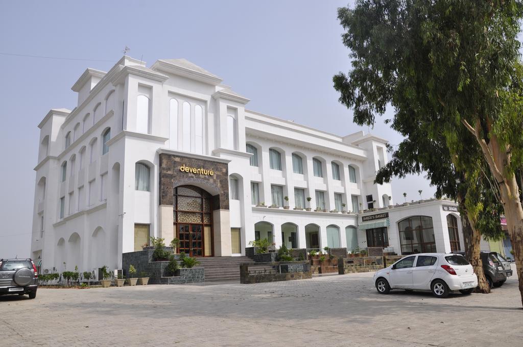 Deventure Hotel 