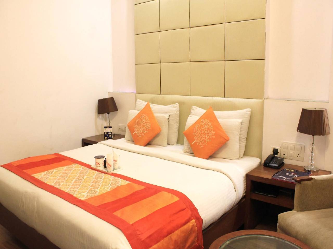 Oyo Premium Neelam Chowk 