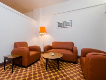 Oyo 635 West End Hotel Guestroom
