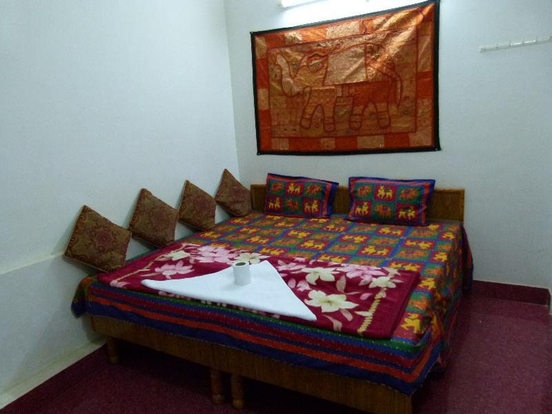 Gajanand Guest House 