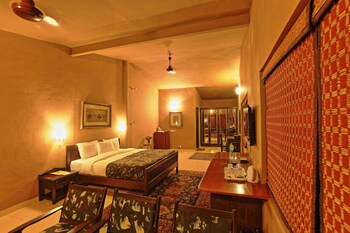 Corbett Riverside Resort 