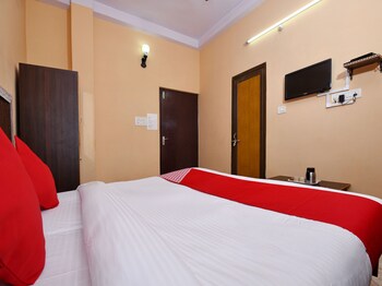 Oyo 14888 Aanvi Palace (اویو ۱۴۸۸۸ آنوی پالاس) Guestroom