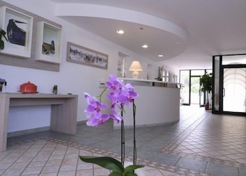 Hotel Ambrosio La Corte Reception