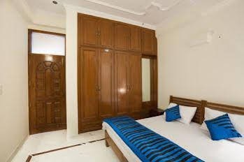 Oyo Rooms Noida City Centre Premium 