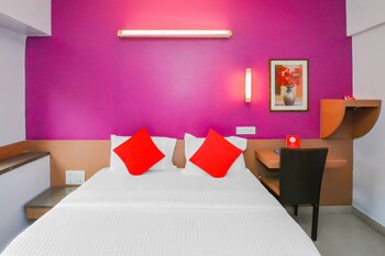 Oyo 18803 Smart Inn Guestroom