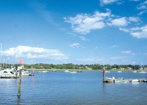 Riverside Holidays 