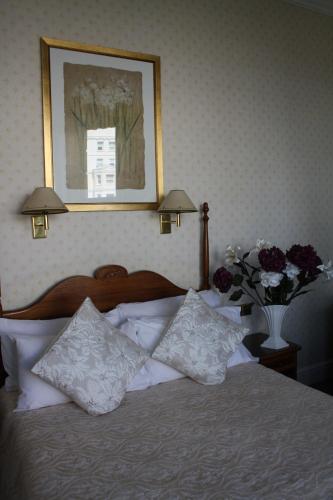 17 Wilmington Square (۱۷ ویلمینگتون اسکوئر) 