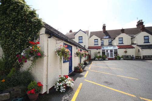 Meadows Way Guest House 