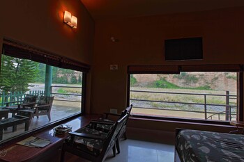 Corbett Riverside Resort 