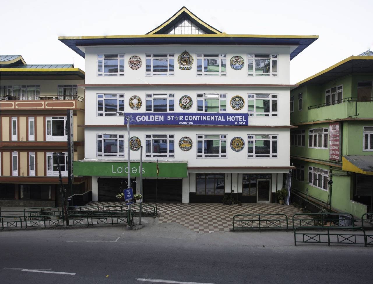 Golden Star Continental & Spa 