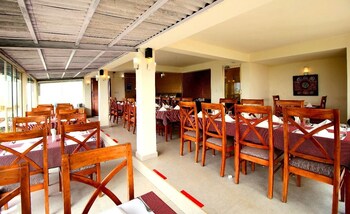 Deshadan Mountain Resort Restaurant