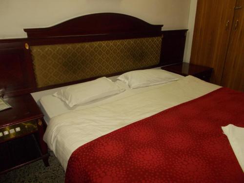 Restful Stay Near Rishikesh Railway Station 