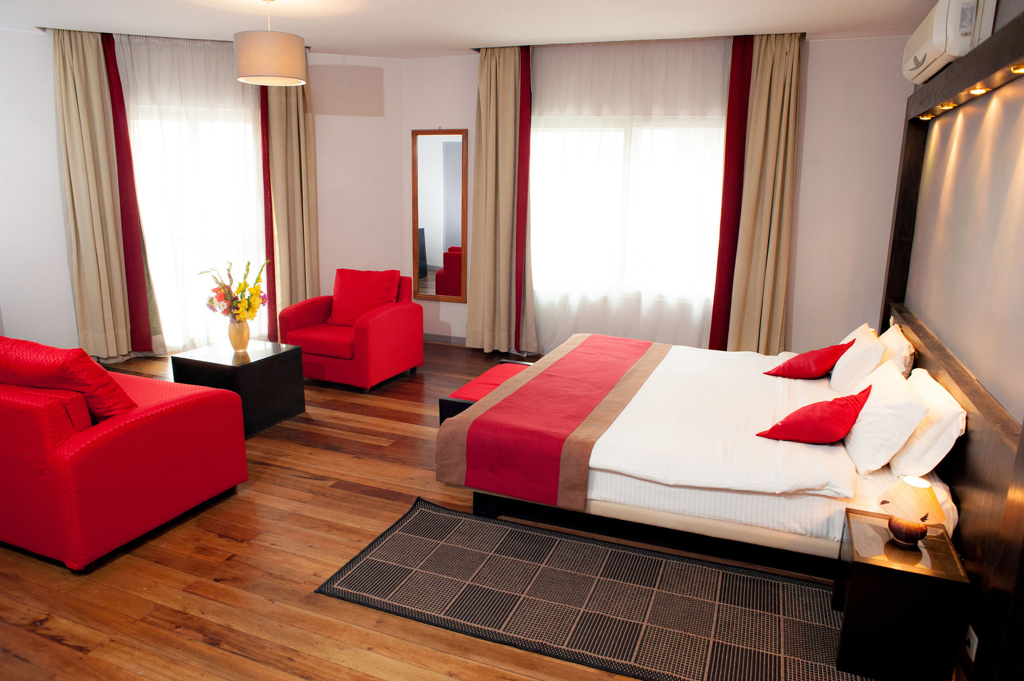 Le Grand Mellis Hôtel & Spa (ل گرند ملیس هôتل و اسپا) 