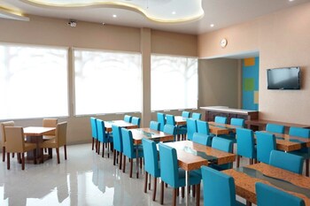 Fixon Capsule Hotel Restaurant