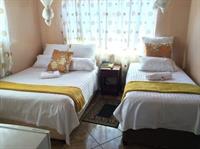 Woodlands Lodge & Tours 