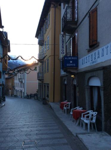 Albergo Cervo (آلبرگو كروو) 