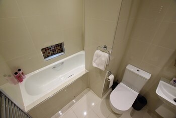 Yourapartment River View Apts (یوراپارتمنت ریور ویو آپتس) Bathroom