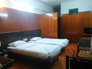 Hotel Sivaranjani Guestroom