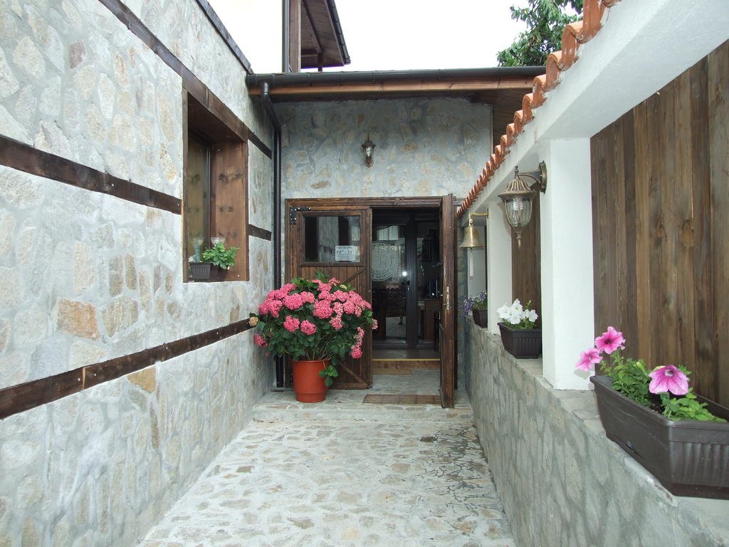 Mitiova Guest House 