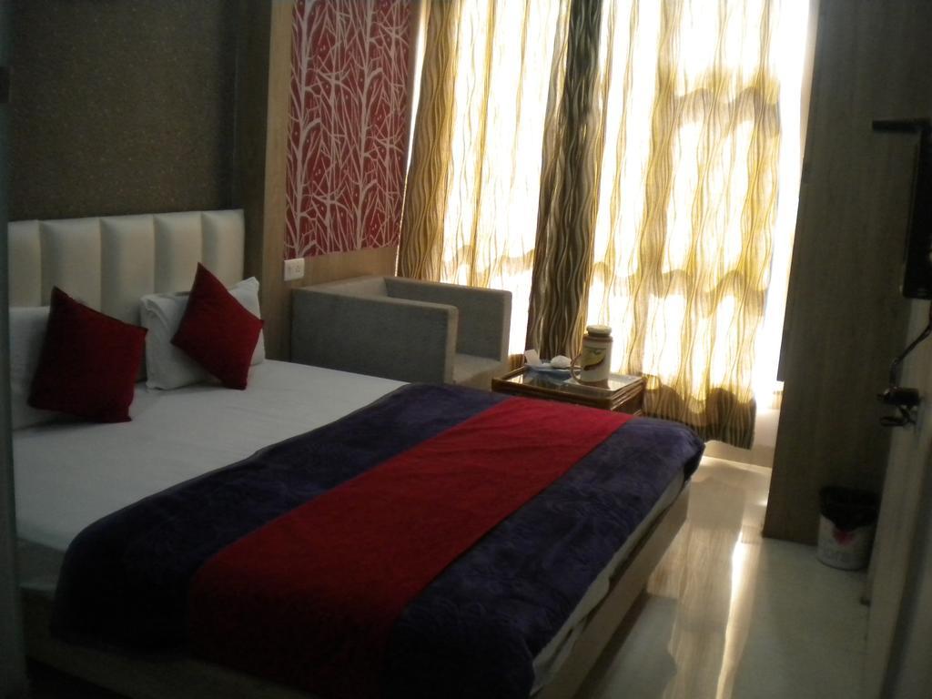Hotel Aamantran Avenue 