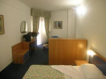 Byron Hotel 