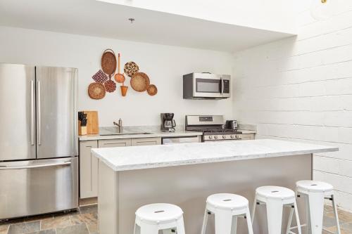 Sleek 2br In Marigny By Sonder 