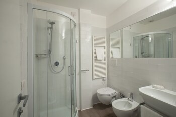 Domus Roma Bathroom