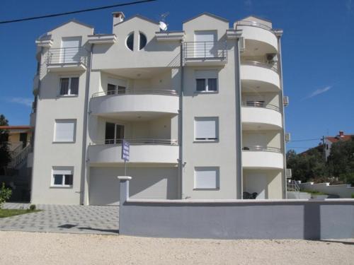 Apartments Mirela (آپارتمنتس میرلا) 