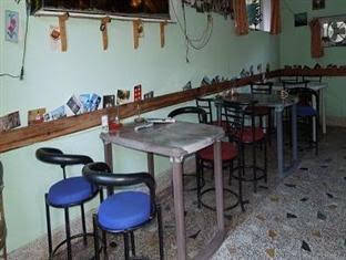Khim's Guest House & Restaurant 