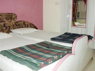 Hotel Paras 