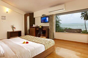 The Hawaii Comforts Guestroom
