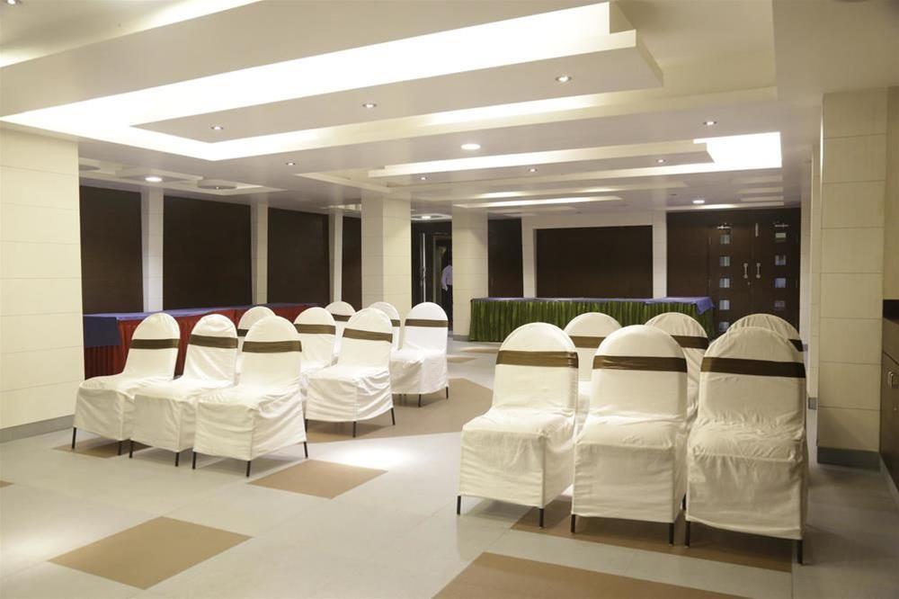 Oyo Rooms Main Road Ranchi Club 