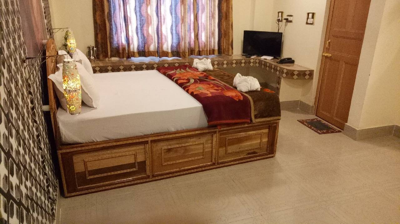 Hotel Dev Haweli 