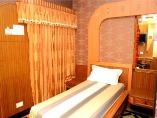 Hotel Shri Swarna's Palace A Business Class Hotel 