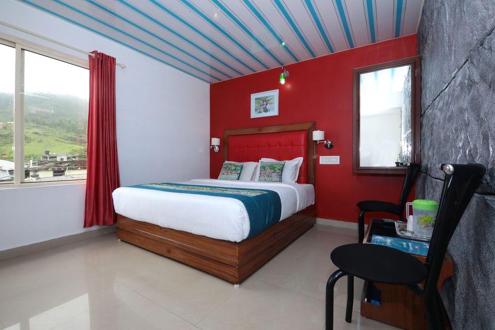 Oyo 8653 Achus Inn 