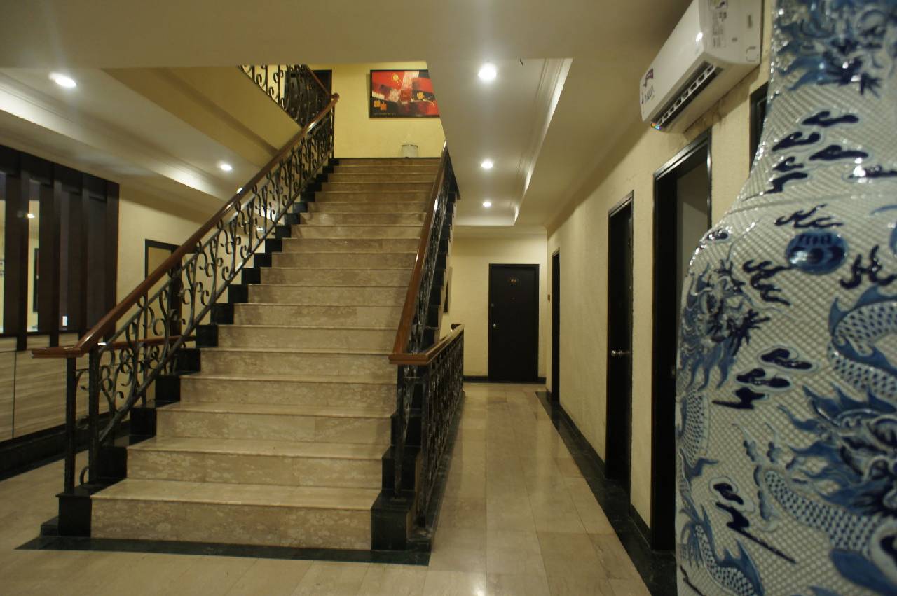Sky View Hotel (اسکای ویو هتل) 